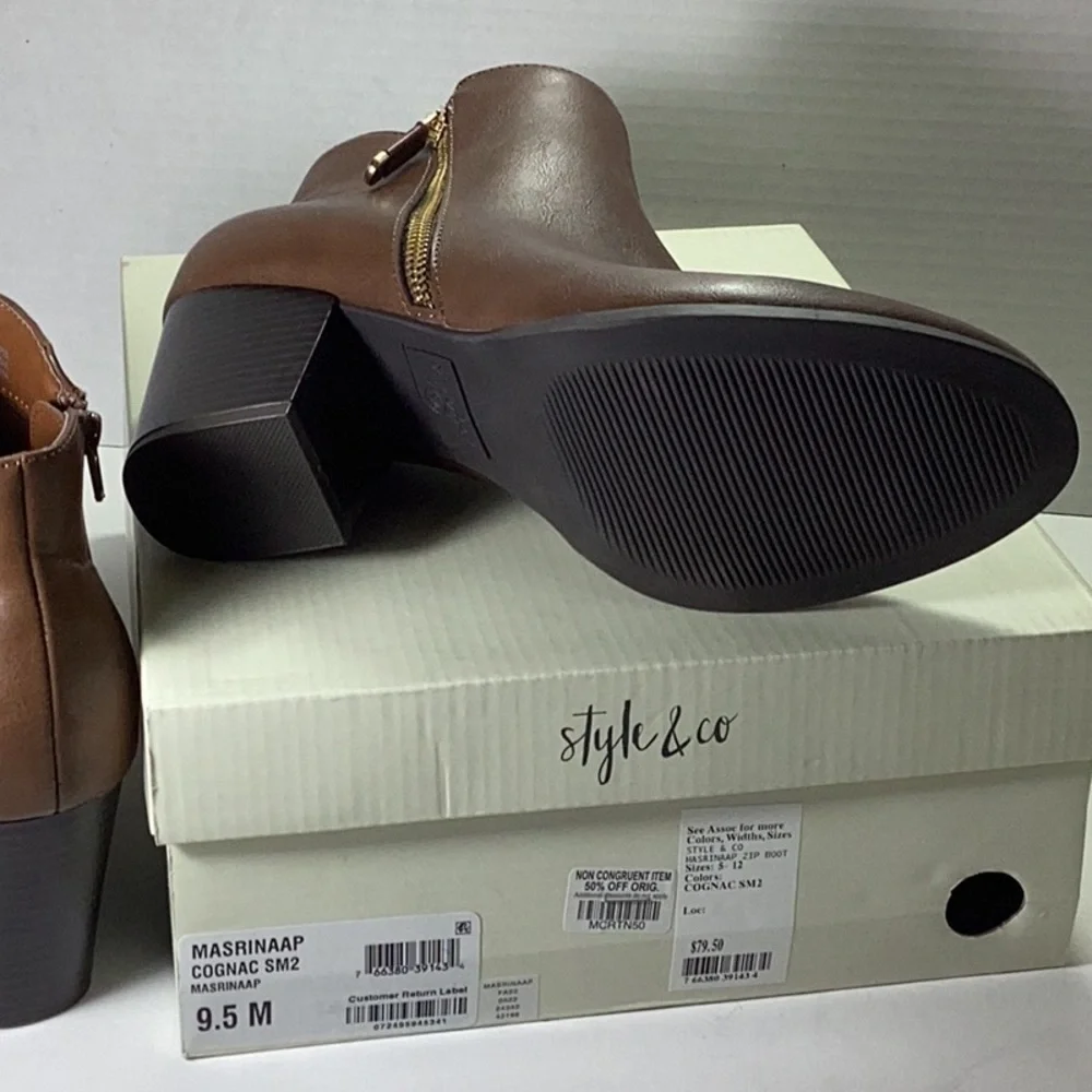 Masrinaa Ankle Booties,